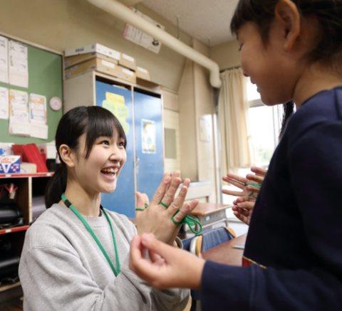 141校の小・中学校などで334名の学生が活動 — 2019年度明星大学教職インターンシップ活動報告会を開催 —