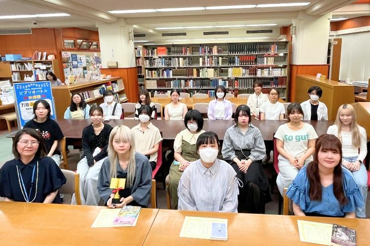 【清泉女子大学】司書課程の授業でビブリオバトルを実施 ― 2グループのバトルで「チャンプ本」2冊が決定