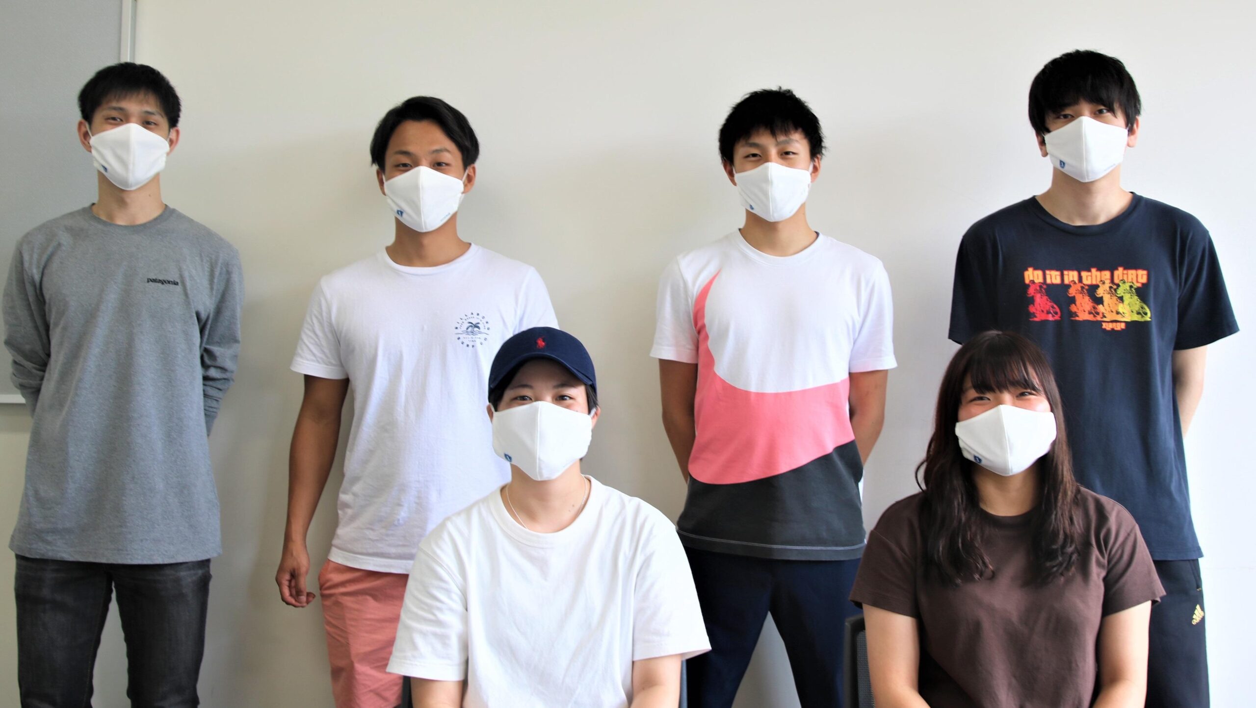 びわこ成蹊スポーツ大学が大学ロゴマーク入りマスクを学生に配付 — 株式会社モンベル特別協賛