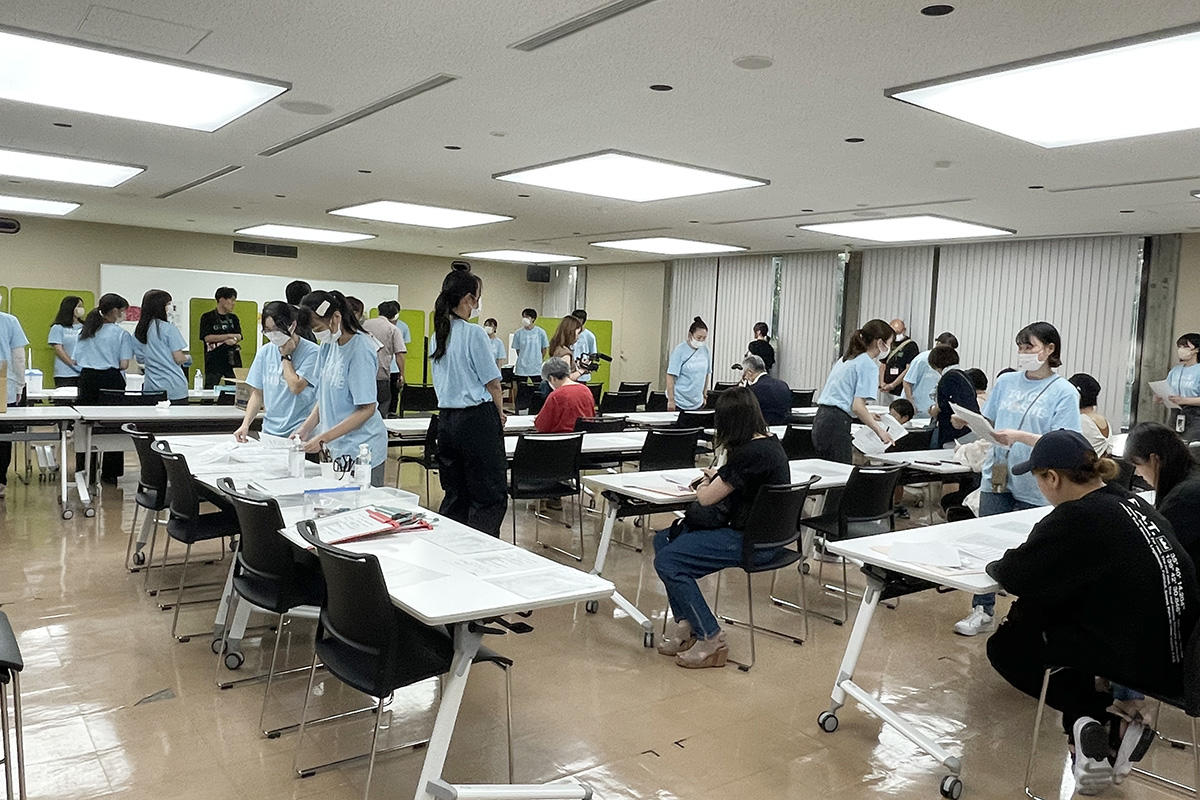 弘前大学が弘前市と共同でお笑いライブを活用した実証実験を実施 — 笑いで健康になれるのか