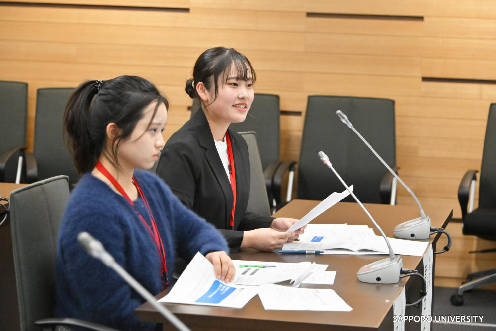 札幌大学の学生が北海道議会議員と意見交換会を実施