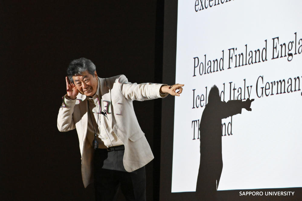 札幌大学英語教育セミナー「『北海道500万人英会話』と『アメーバ音読トーク』英語力向上の秘訣紹介」を開催 ― 道内27校の高等学校の英語教諭を中心に総勢90名が参加