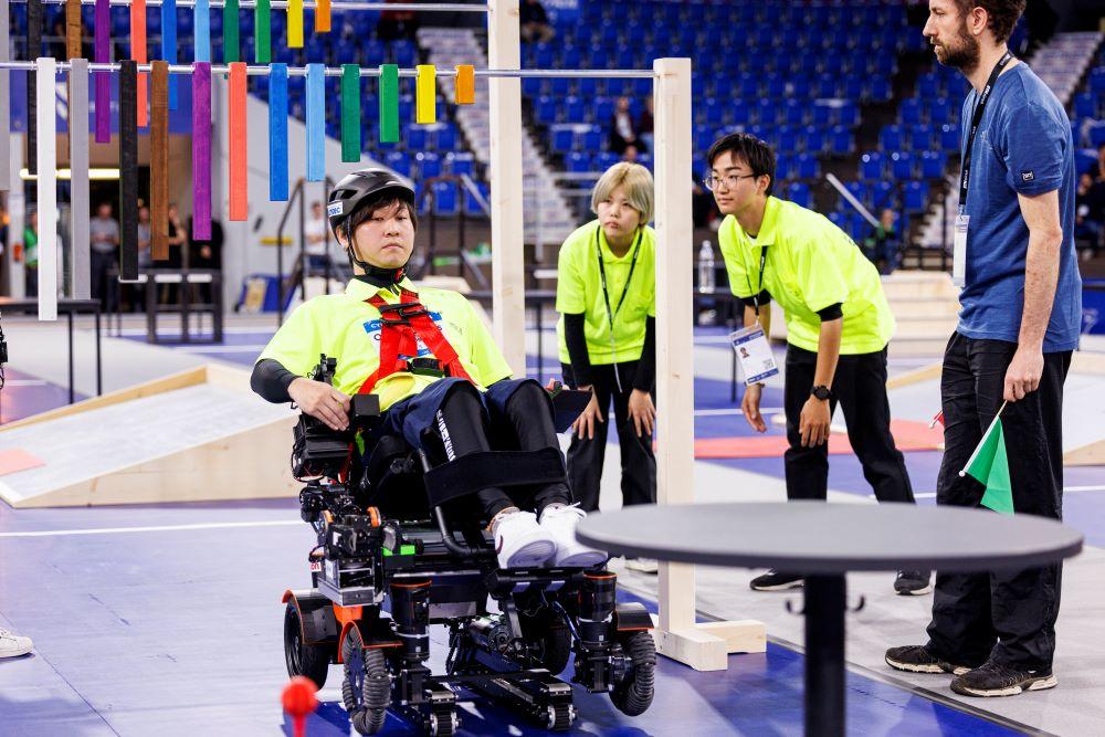 大阪電気通信大学「RPwheel Project-Team OECU&R-Techs」が「CYBATHRON 2024」で世界3位 ― 革新性・有用性・汎用性に優れた車いすを開発したチームに贈られる「Jury賞」とダブル受賞