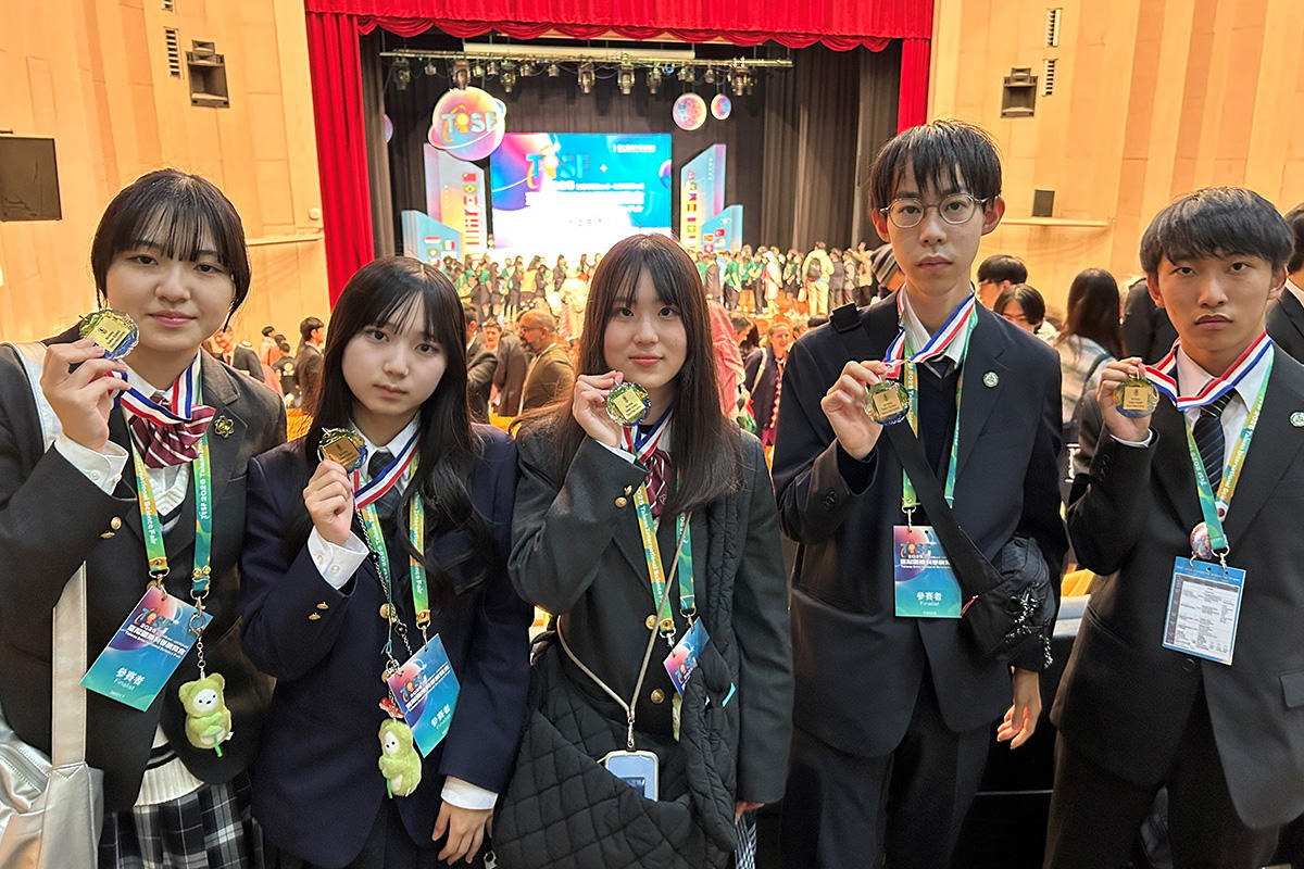 芝浦工業大学主催「高校化学グランドコンテスト」派遣チームが国際大会で第1位、第3位に入賞！
