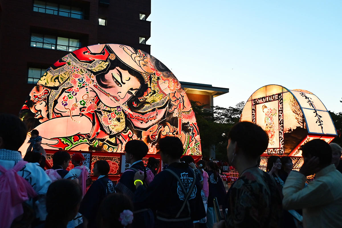 弘前大学が令和7年度「弘前ねぷたまつり」に出陣 ― 今年で59回目の参加、学生・教職員らが一丸となってねぷたを運行
