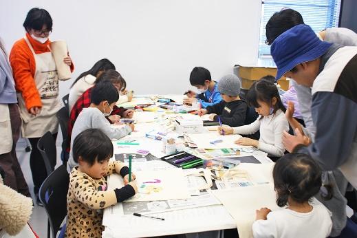 【京都橘大学】こどもを中心に様々な世代が交流できる地域のコミュニティ拠点をめざして 『たちばなこども食堂パーティー』を開催！～発達教育学部の学生によるクリスマス企画も同時開催～