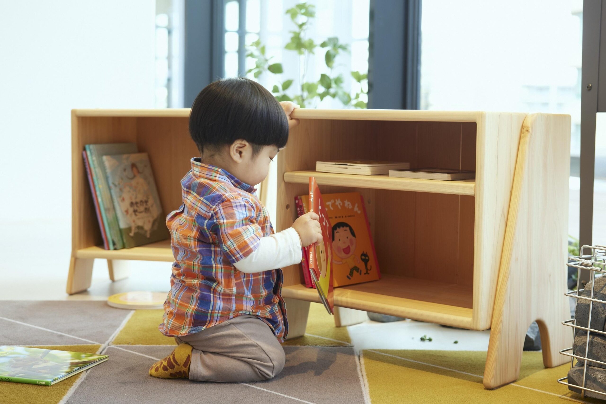 大阪成蹊大学 芸術学部学生の作品「ファースト本棚」が愛知県 設楽町のふるさと納税返礼品として販売開始