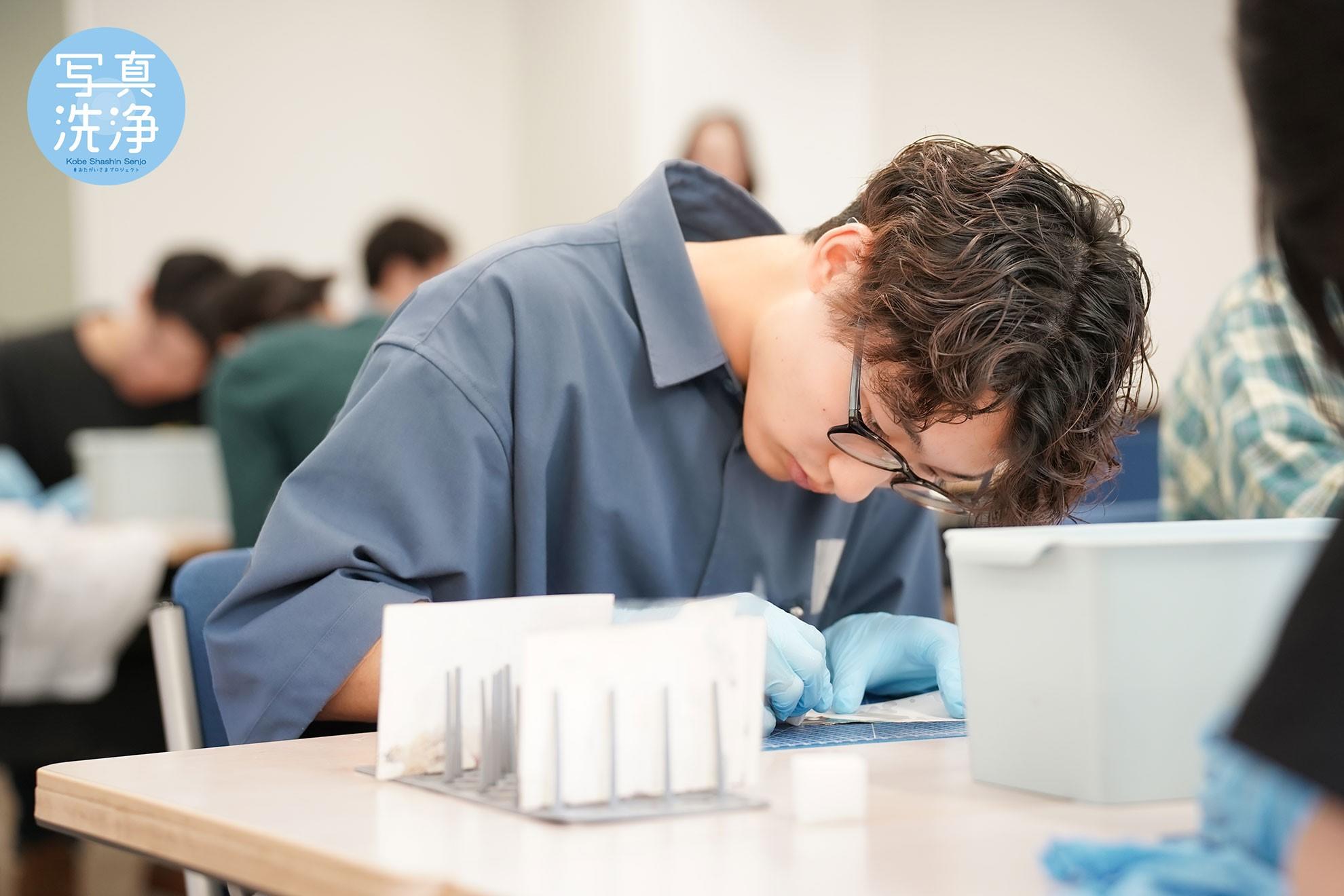 ◆府内初の大学ボランティア拠点・関西大学ボランティアセンターが20周年◆ 学生の主体的な社会参画を支える記念事業を展開～被災地の写真洗浄・海洋ごみ清掃など多様なプログラムを実施～