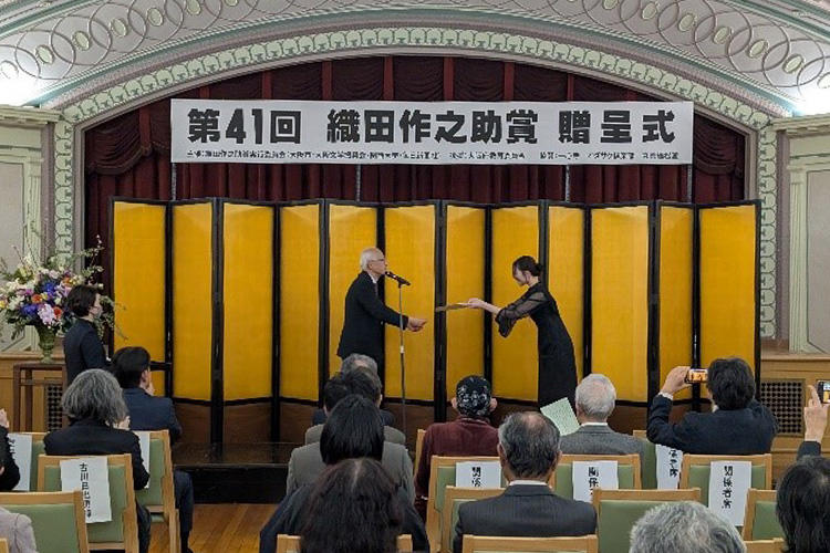 ◆関西大学が全国の若者の小説創作を応援◆2025年度「織田作之助青春賞」募集開始 ～24歳以下の書いた短編小説が対象。昨年の応募は255作品～