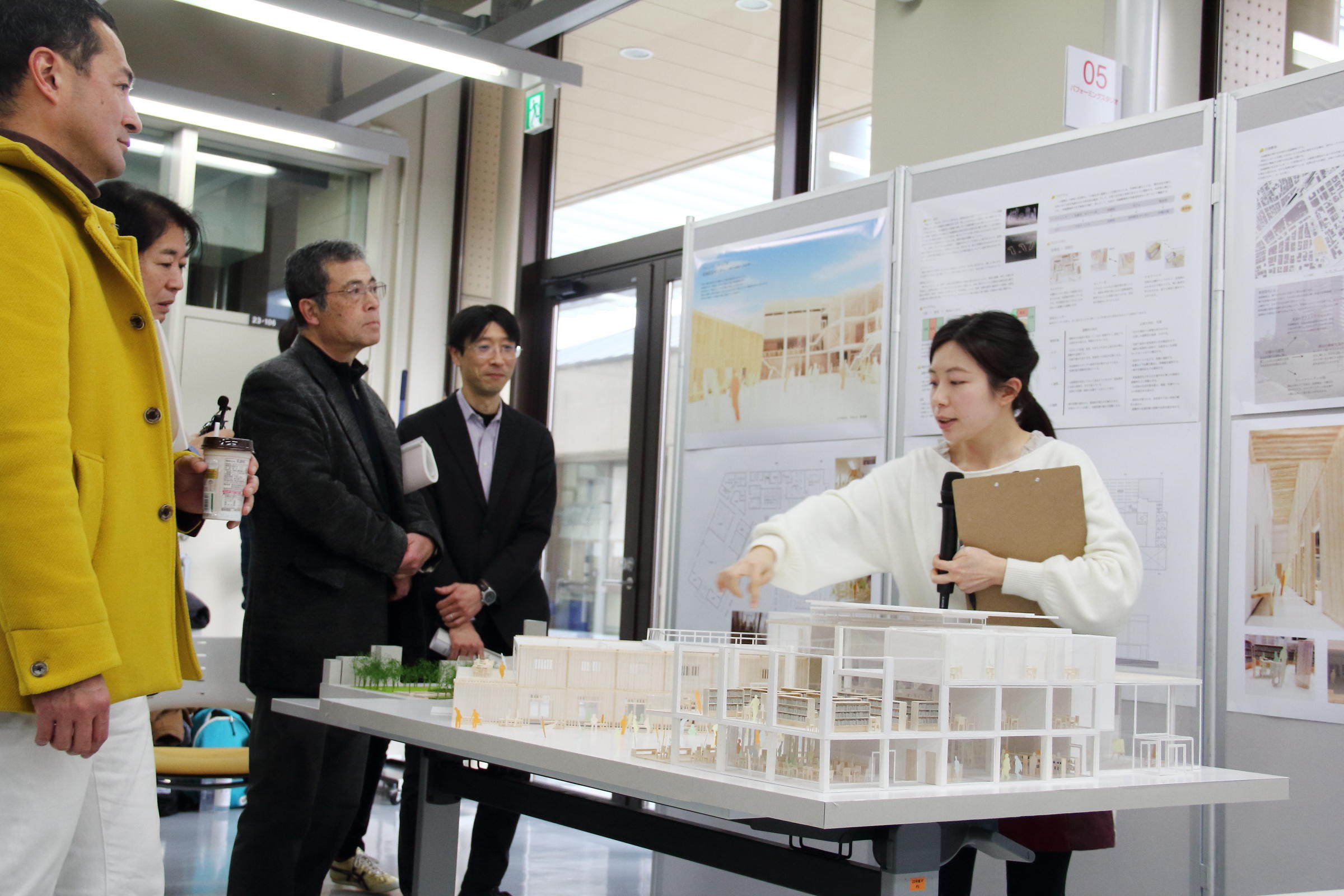 金沢工業大学が「平成29年度プロジェクトデザインIII公開発表審査会」 を開催