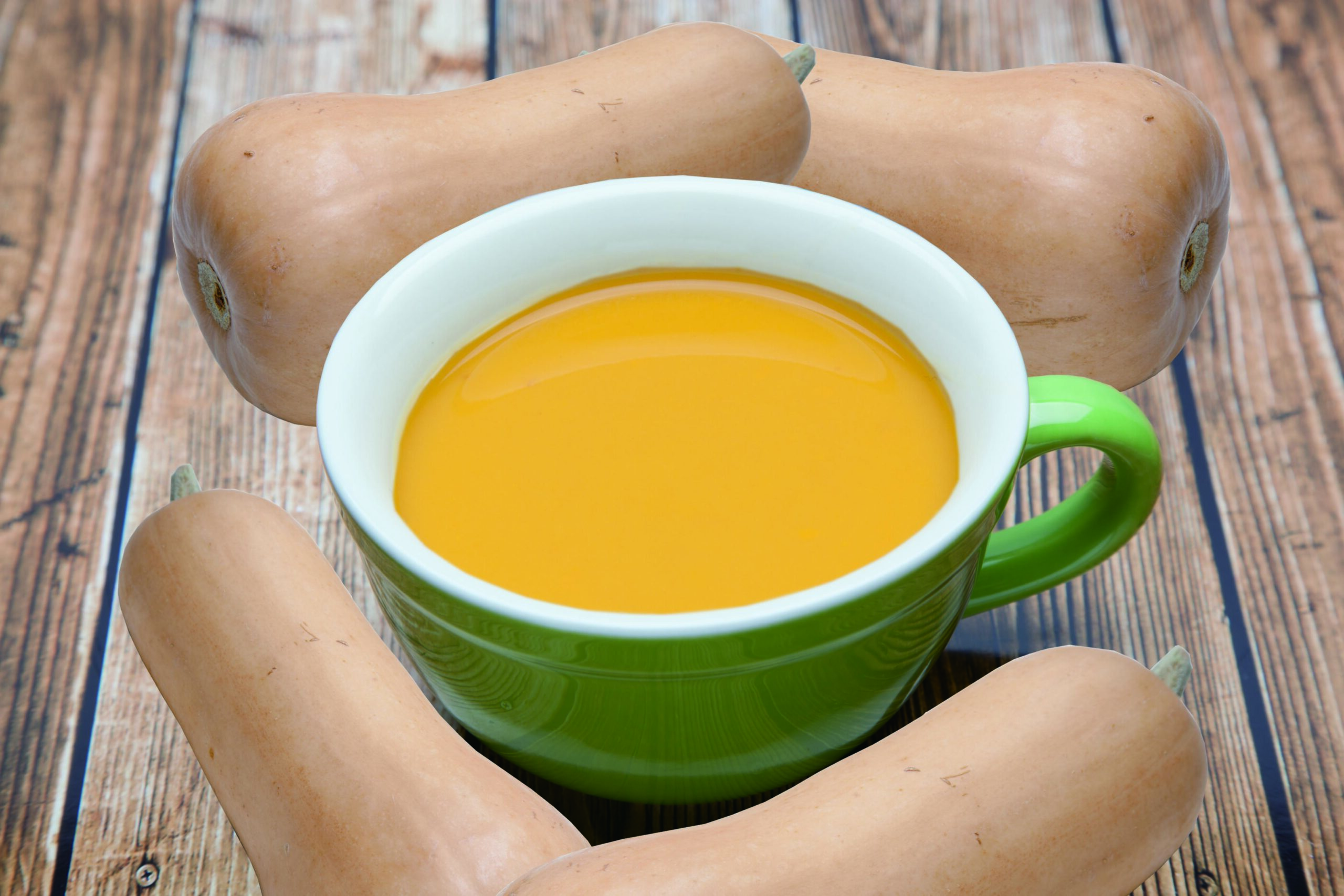 龍谷大学農学部×「ジューサーバー（京阪レストラン）」　農学部生が育てたバターナッツ使用の「かぼちゃスープ」を「受験生応援スープ」として、期間限定で販売開始