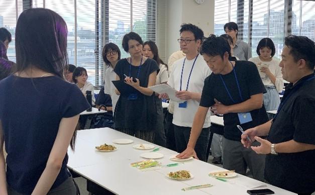 【産業能率大学】経営学部 倉田洋ゼミ、田中彰夫ゼミと株式会社ラムラの産学連携プロジェクト　産学連携で実現！学生発案の秋季限定ランチメニューがカフェに登場