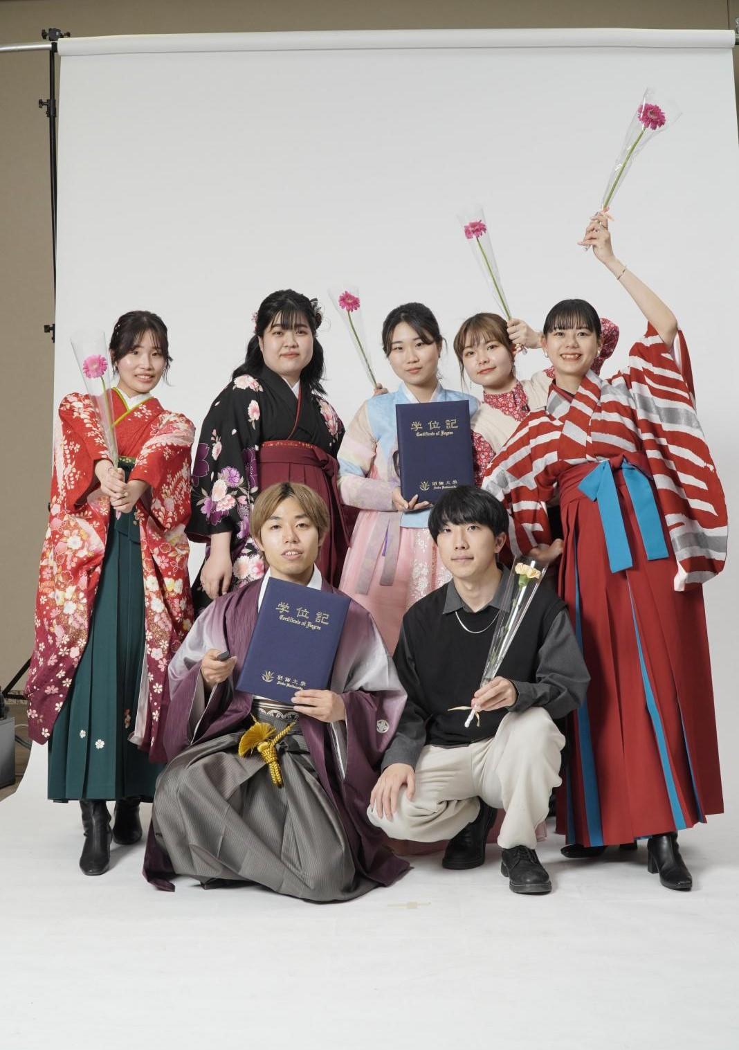 コロナ禍で大学生活を送った卒業生の「思い出づくりのお手伝い」—　セルフ写真館を再現し、撮影データをプレゼント