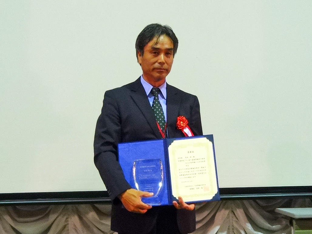 酪農学園大学農食環境学群の堂地修教授が「第111回日本繁殖生物学会大会」で技術賞を受賞 — ウシ受精卵の凍結保存技術の簡易化と受胎率向上への貢献が評価