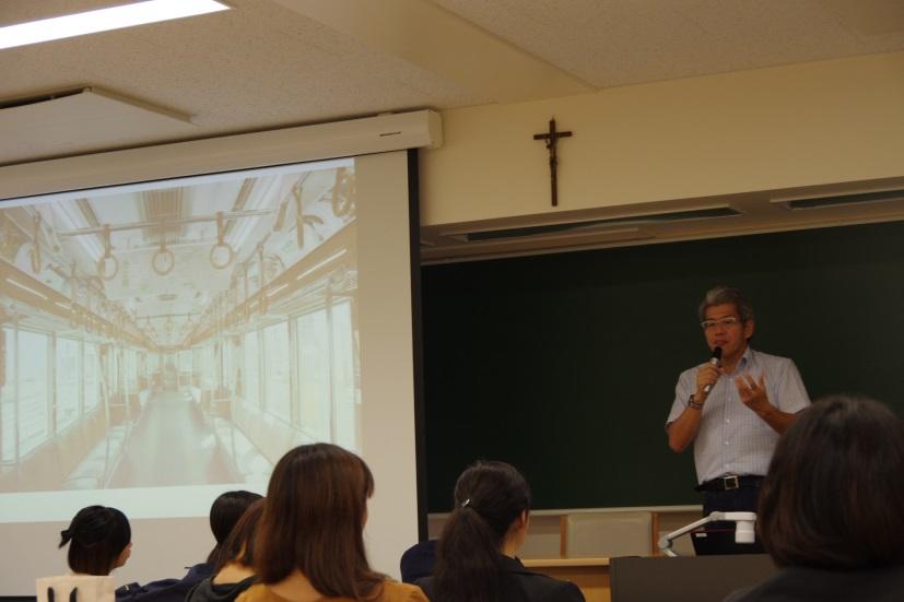 学生の選んだ「生活名所」が東急池上線の中吊りポスターに — 清泉女子大学