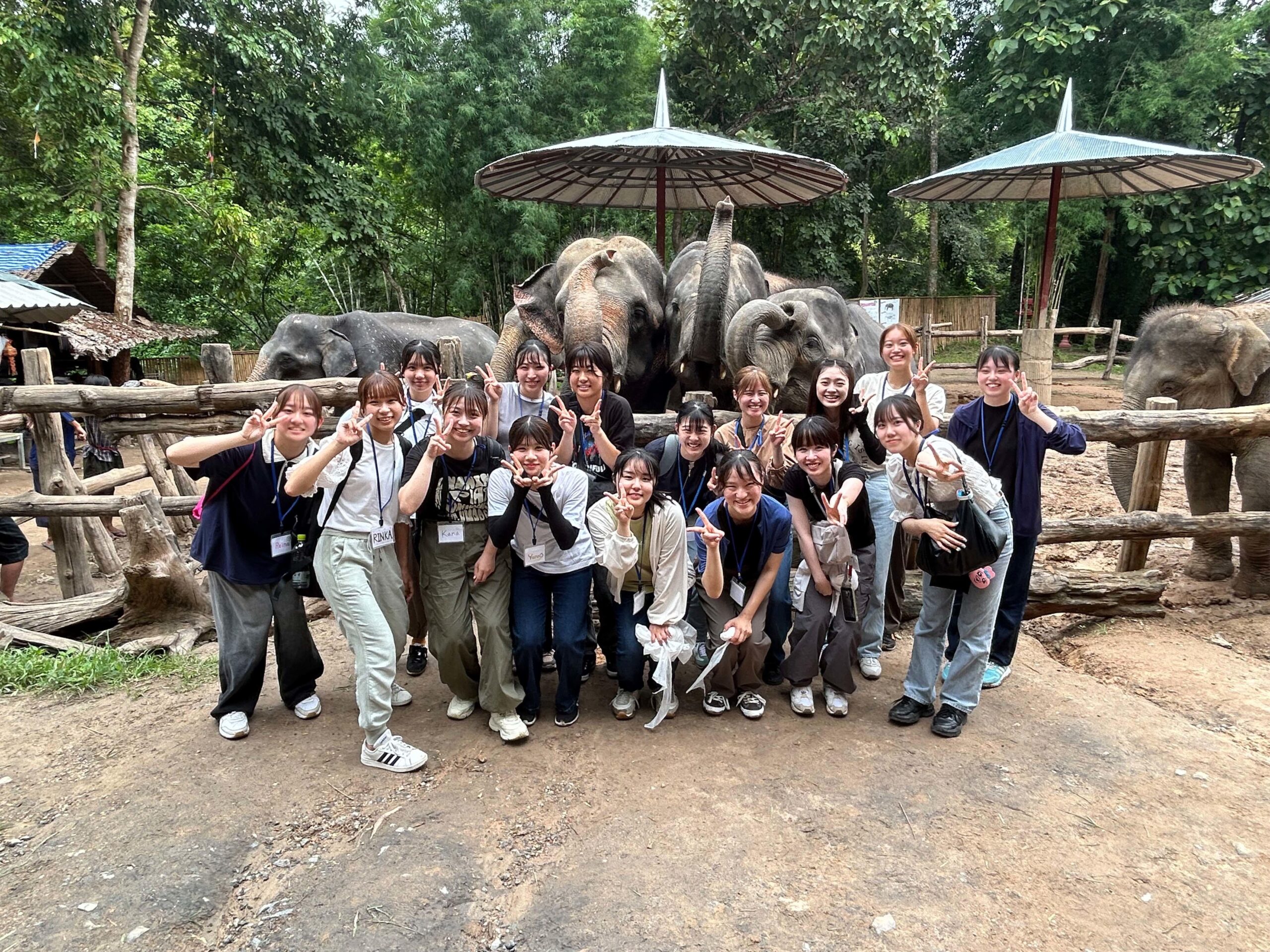 愛知大学の学生が、タイ山岳少数民族の子どもたちを支援するため、オリジナルのアップサイクル商品を企画・制作