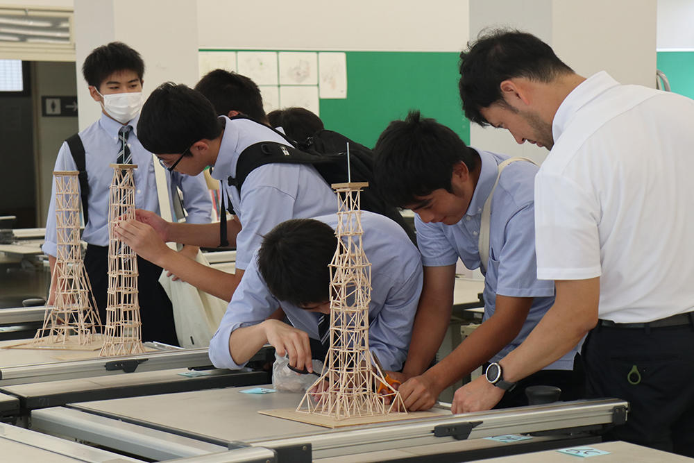 崇城大学が10月30・31日に第10回「つまようじタワー耐震コンテスト」高校生大会を開催 — 新型コロナウイルス感染拡大防止対策を講じて2年ぶりの開催