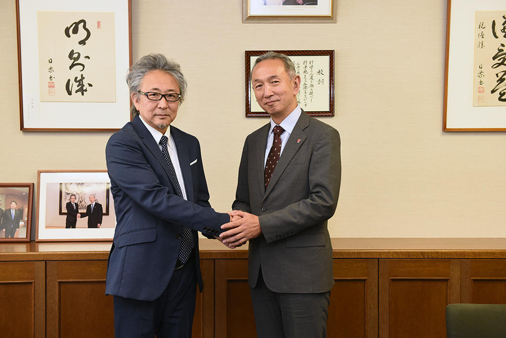 グローバル社会における”これからの学び”とは？　佼成学園女子中高が上智大学学長を招き、講演会「地球に生きる・時代を生きる」を開催 — 講演後には学長と生徒らの懇談会も