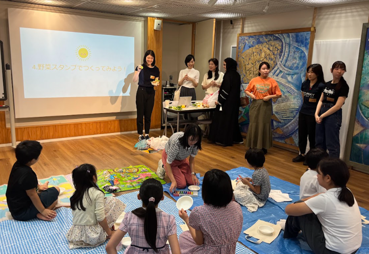 聖心女子大学の学生が子どもたちを対象とした食育ワークショップを実施、廃棄野菜のスタンプでエコバッグづくり ― グローバルリーダーシップ・プログラムの一環