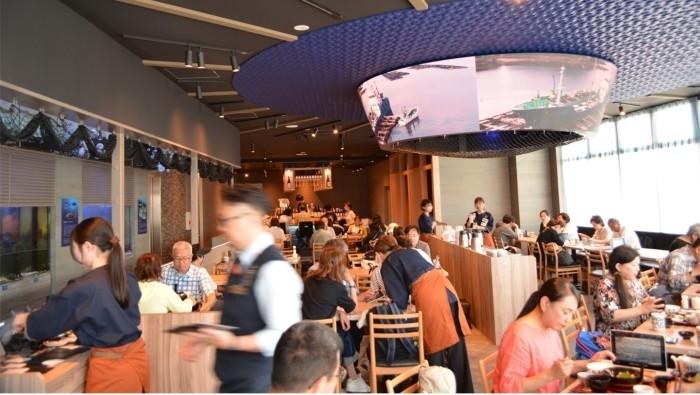 近畿大学水産研究所　大阪・関西万博　ウォータープラザ店　来店者11万人超、近大マグロをはじめ9,586尾の養殖魚を提供