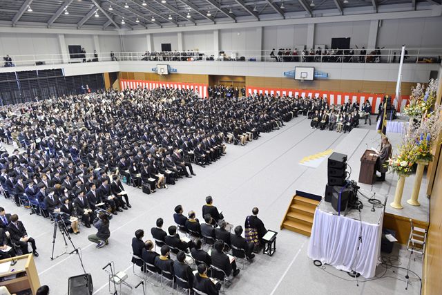 龍谷大学農学部1期生約400名が入学 — 入学式に滋賀県知事、大津市長等が出席