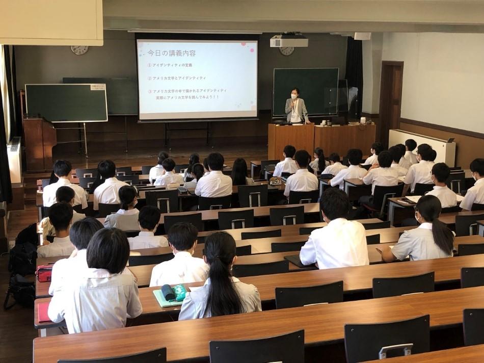 神戸女学院大学が仁川学院高校の生徒を対象とした高大連携講座を実施 — 4名の教員が「アイデンティティ」を共通テーマに模擬講義