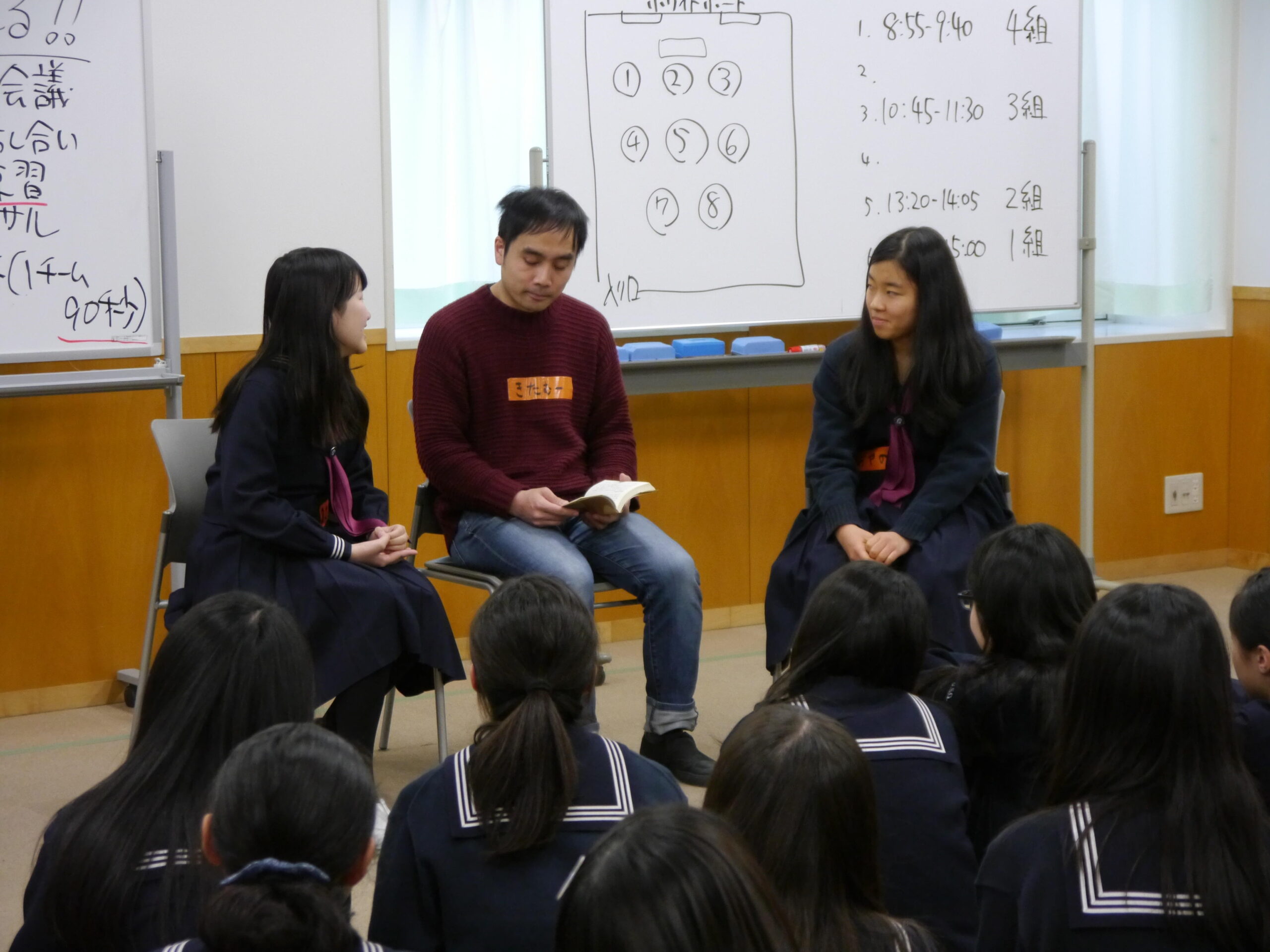 「イスから立たせよ！」 — 女子聖学院中学校が国語の授業で「演劇ワークショップ」を実施～異なる価値観を持った人の説得を通して、生徒の表現力や思考力を鍛える