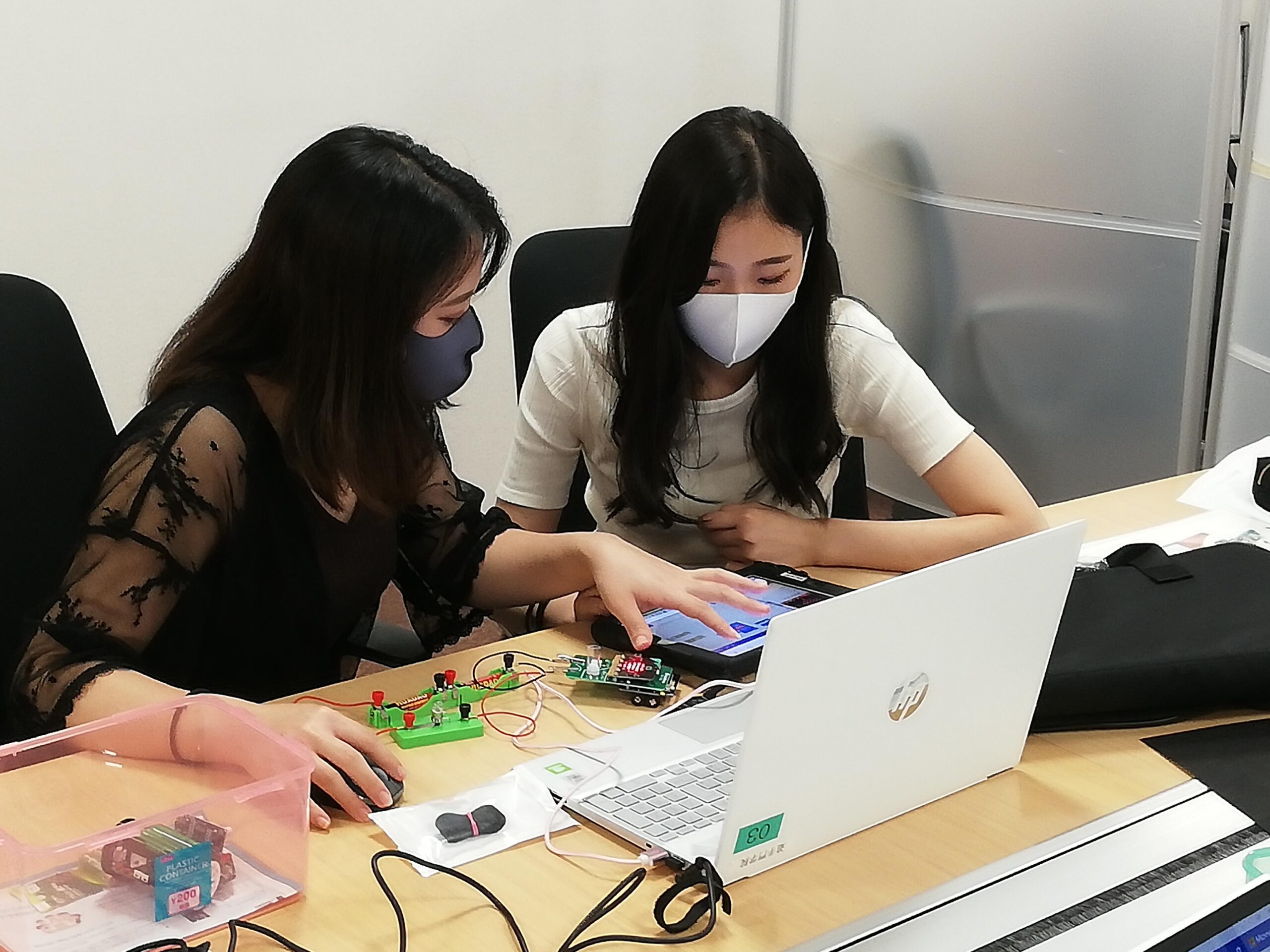 追手門学院大学が9月12日に門真市の教員に向けたプログラミング教育ワークショップを開催 — 小学校で必修化されたプログラミング授業を大学生が支援