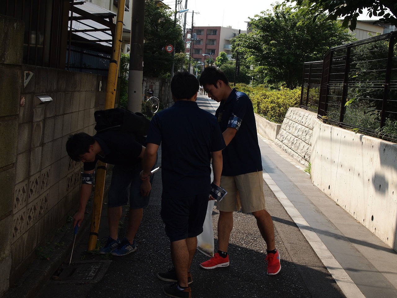 帝京平成大学が今年最後の「清掃ボランティア」を実施 — 12月9日、中野キャンパス周辺