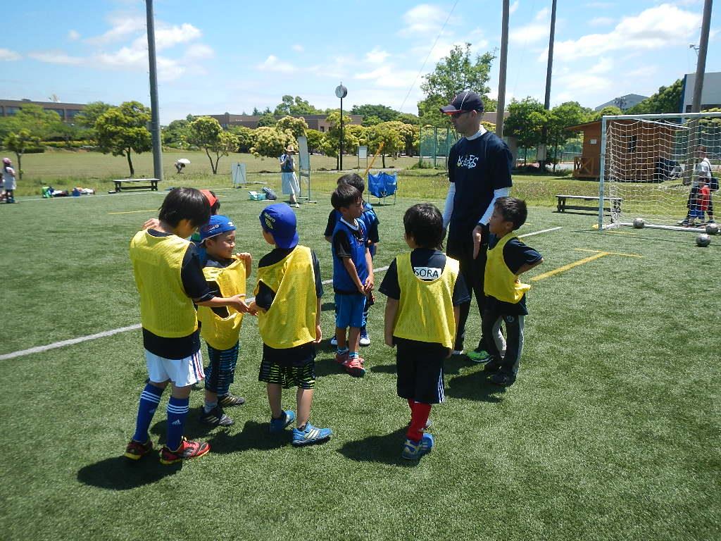 神田外語大学の体育・スポーツセンターが運営する「英語deスポーツクラブ」が4月9日に幼児クラスを新規開校