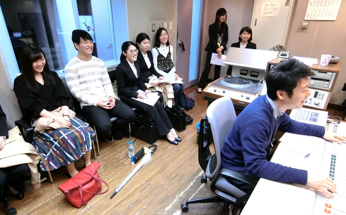 ◆関大生がラジオ放送を通して、関西全域の防災力アップに貢献！◆「安全・安心」を学問領域にする社会安全学部が独自の視点でラジオ番組を企画、社会に情報発信！～2018年4月から2019年3月の1年間 〔全52回〕 ラジオ大阪にて放送～