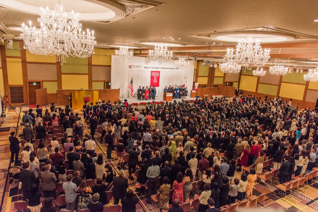 テンプル大学ジャパンキャンパスが2016年度卒業式を挙行 — 世界にはばたけ「多様で活力あふれる」卒業生