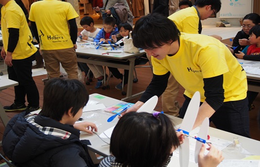 2016年度「学生プロジェクト」15団体の活動がスタート～子どもと飛行機製作、日本一のコマ製作など多様な活動が勢ぞろい～芝浦工業大学