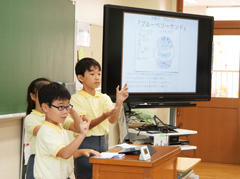 明星小学校とパティスリーショップ「パティスリーウルソン」がコラボ企画。児童が商品開発に携わった洋菓子が期間限定で販売 — パティスリーウルソン 府中店で10/3（水）から販売中。