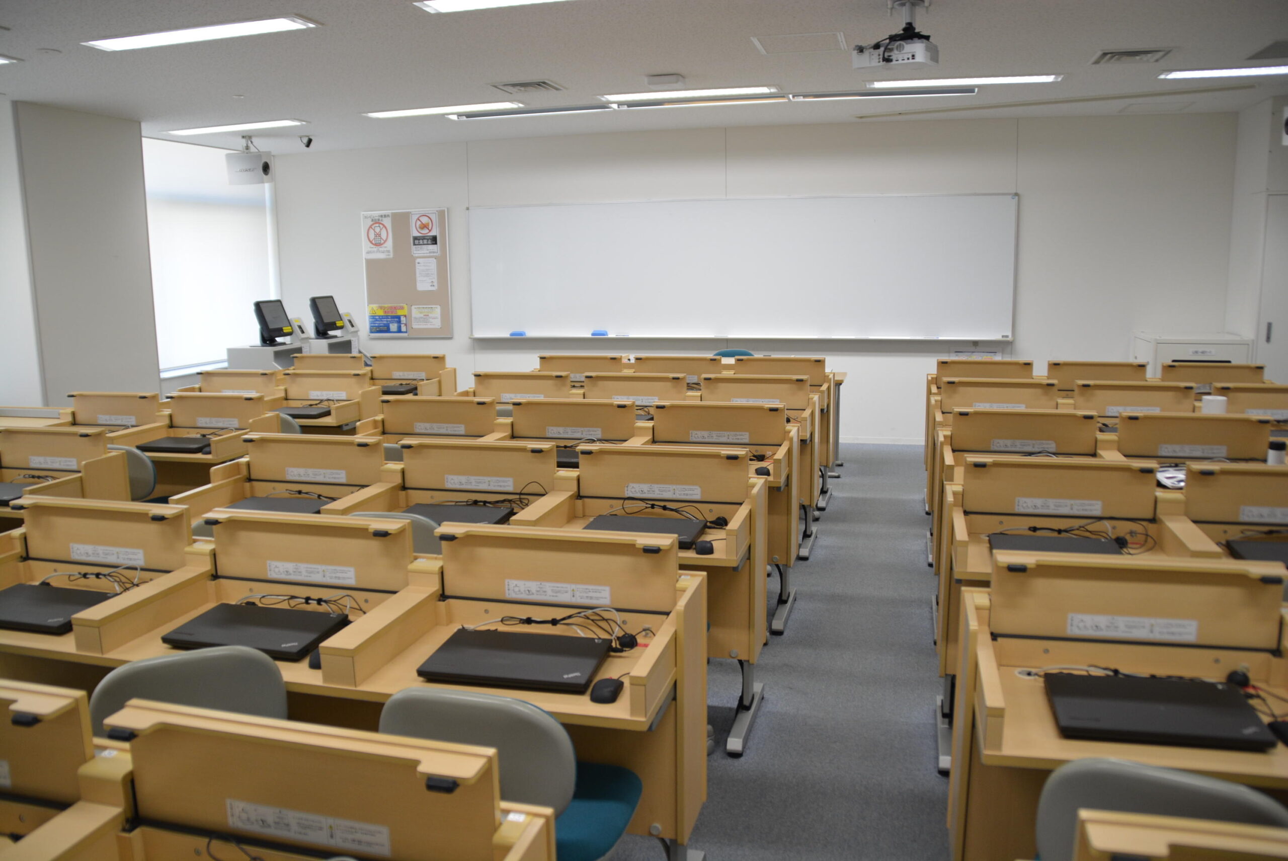 獨協大学情報学研究所が11月2日に小学生対象のプログラミング教室を開催 — Scratchの教育的効果と可能性を検証