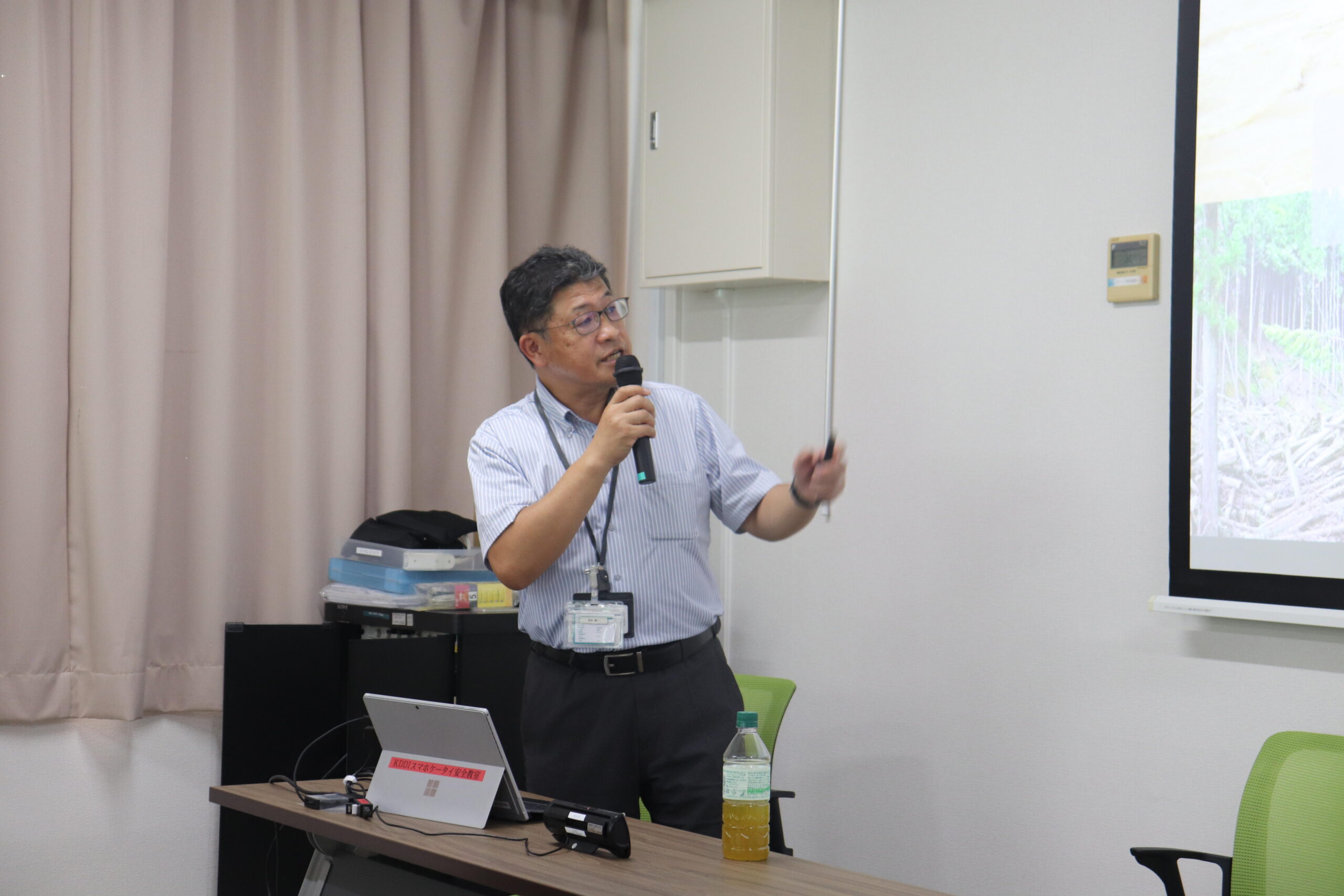 大阪電気通信大学高等学校が9月2日にKDDIの「スマホde 防災リテラシー」の授業を実施ー災害時を想定したシミュレーション型ワークショップ