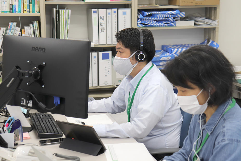 大阪電気通信大学1年次キャリア科目で大学職員へのインタビューを実施 — 「調べる」「体験する」「記録する」スキルを定着させる学修体系