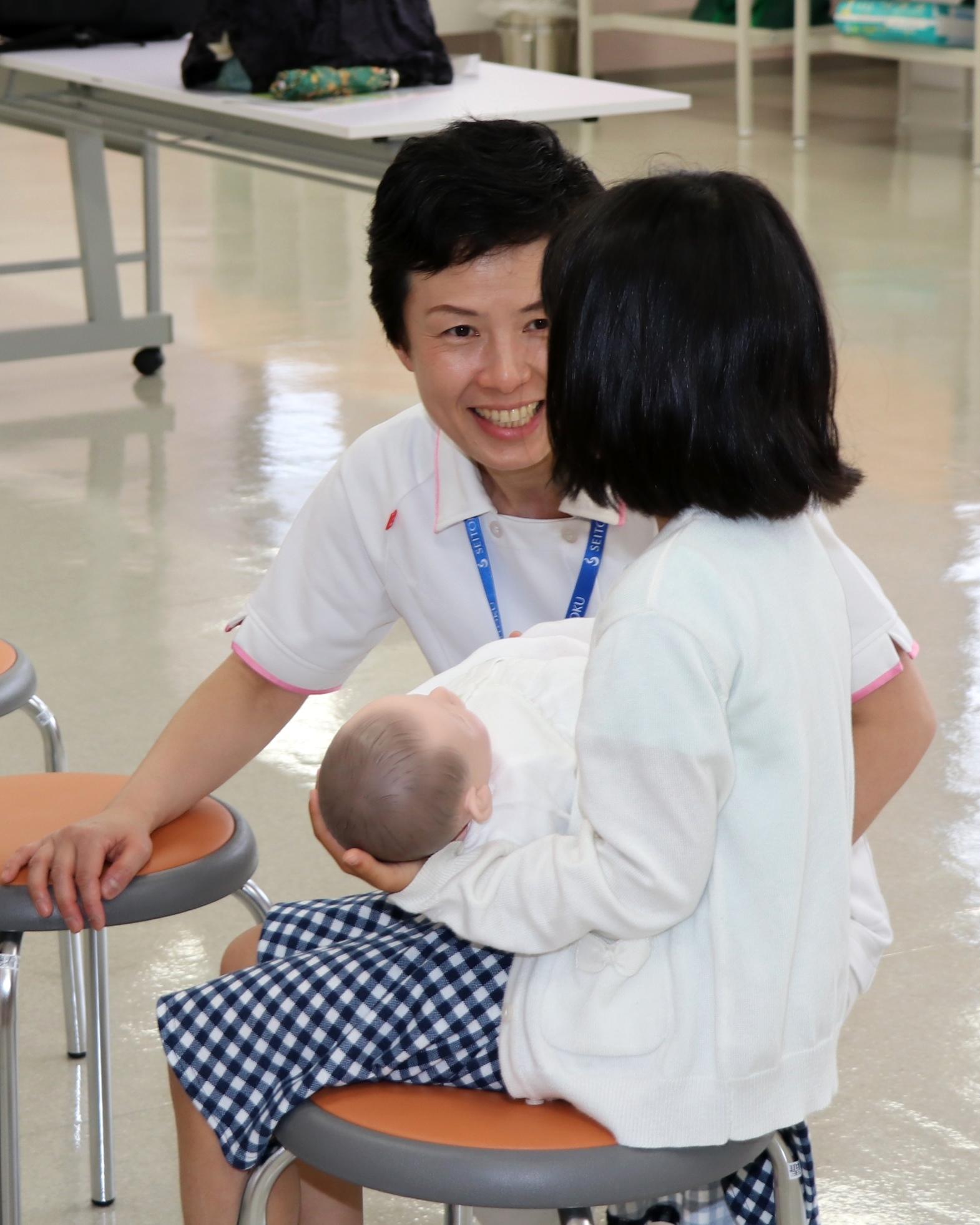 聖徳大学が5月13日に体験型イベント「看護フェスタ2018」を開催 — 看護学部の学生と教員が、地域の方々が健康に過ごすための支援を実施