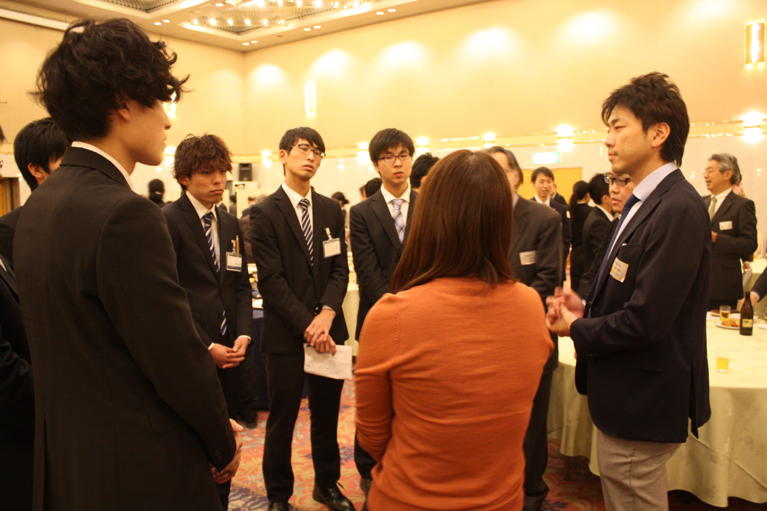 卒業生の業界別団体による就活支援スタート。OB・OGとの懇談こそが実りある就職のカギ！「葵流通会」「葵金融会」開催 — 東京経済大学