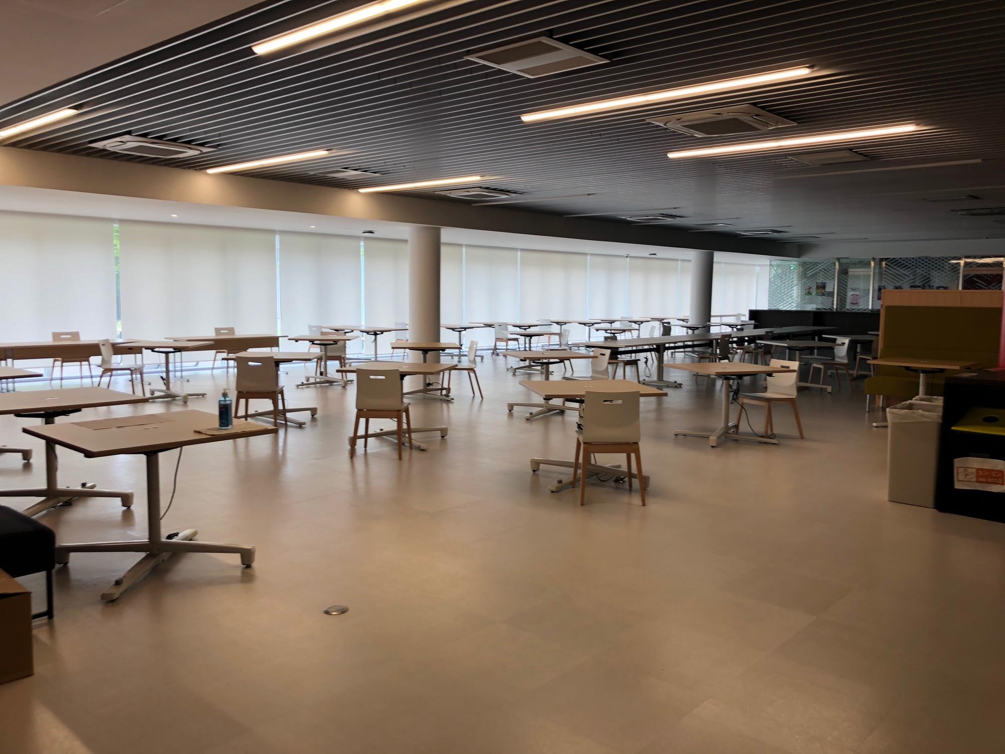 コロナ禍の卒業式 — 順延、オンラインで 2020年卒業生を祝福