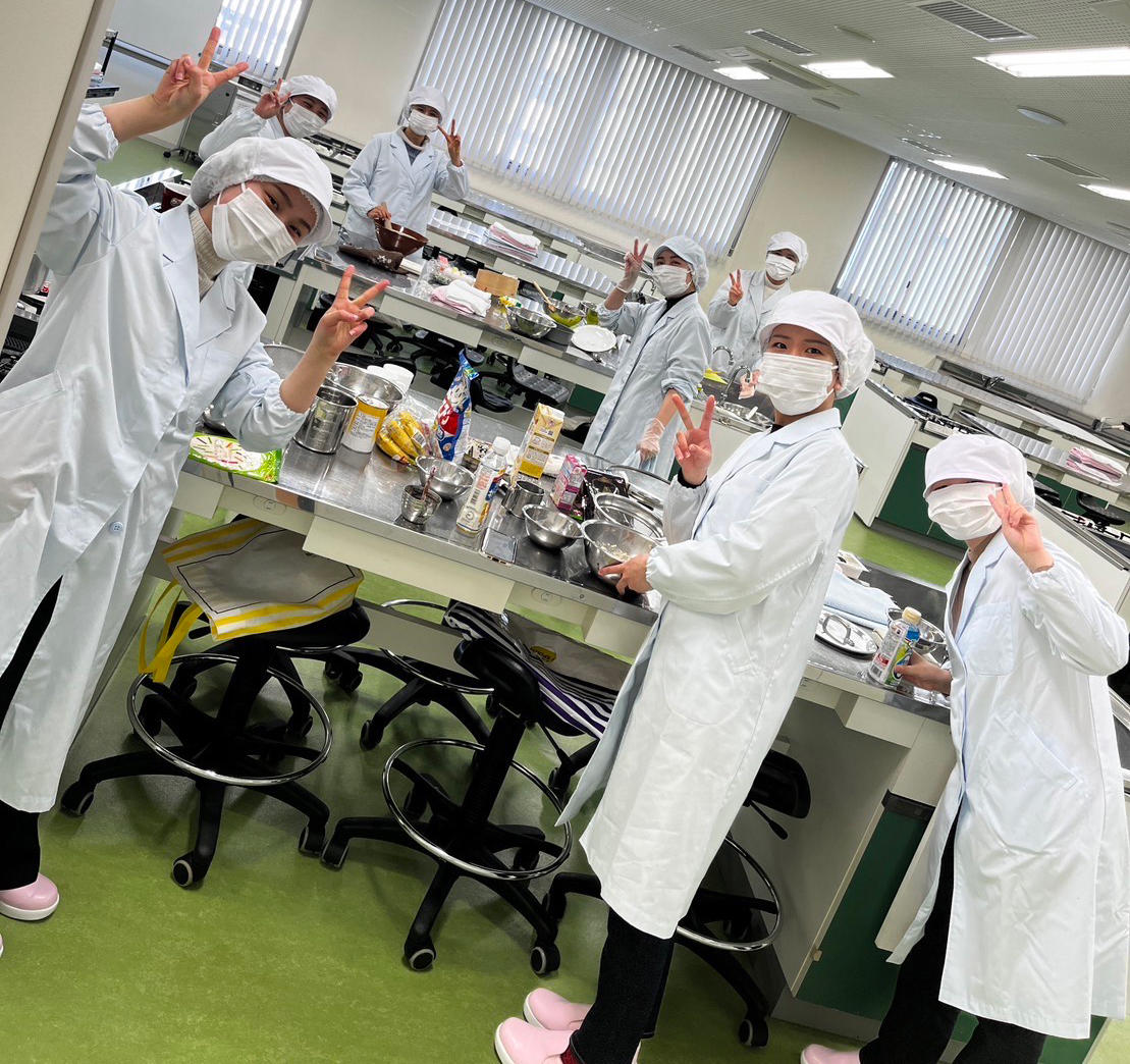 ■栄養士・管理栄養士を目指す学生が運営する取り組み”コルクプロジェクト”■栄養相談ができるカフェとのコラボ企画！美味しく低エネルギーなスイーツを考案