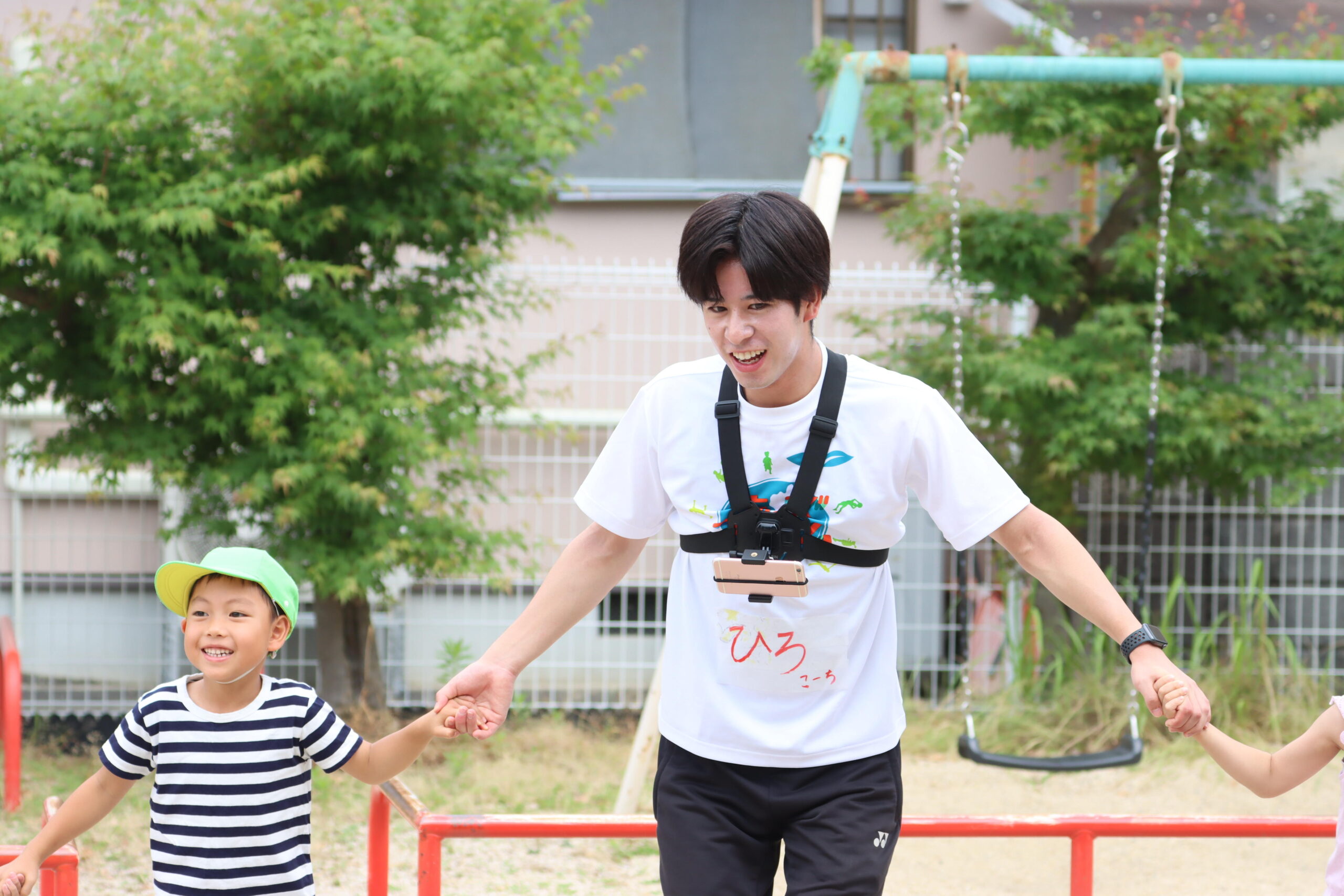 びわこ成蹊スポーツ大学がAIで子どもたちの笑顔を計測する実証実験をスタート ― One Smile Foundationと連携、笑顔の数や発生率を数値化して運動プログラムを評価