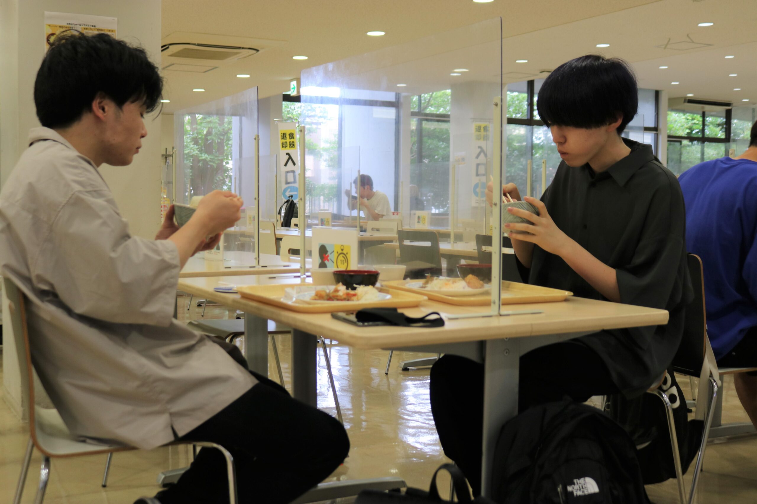 「100円朝食」を再開、学生の食生活の応援に — 東京経済大学