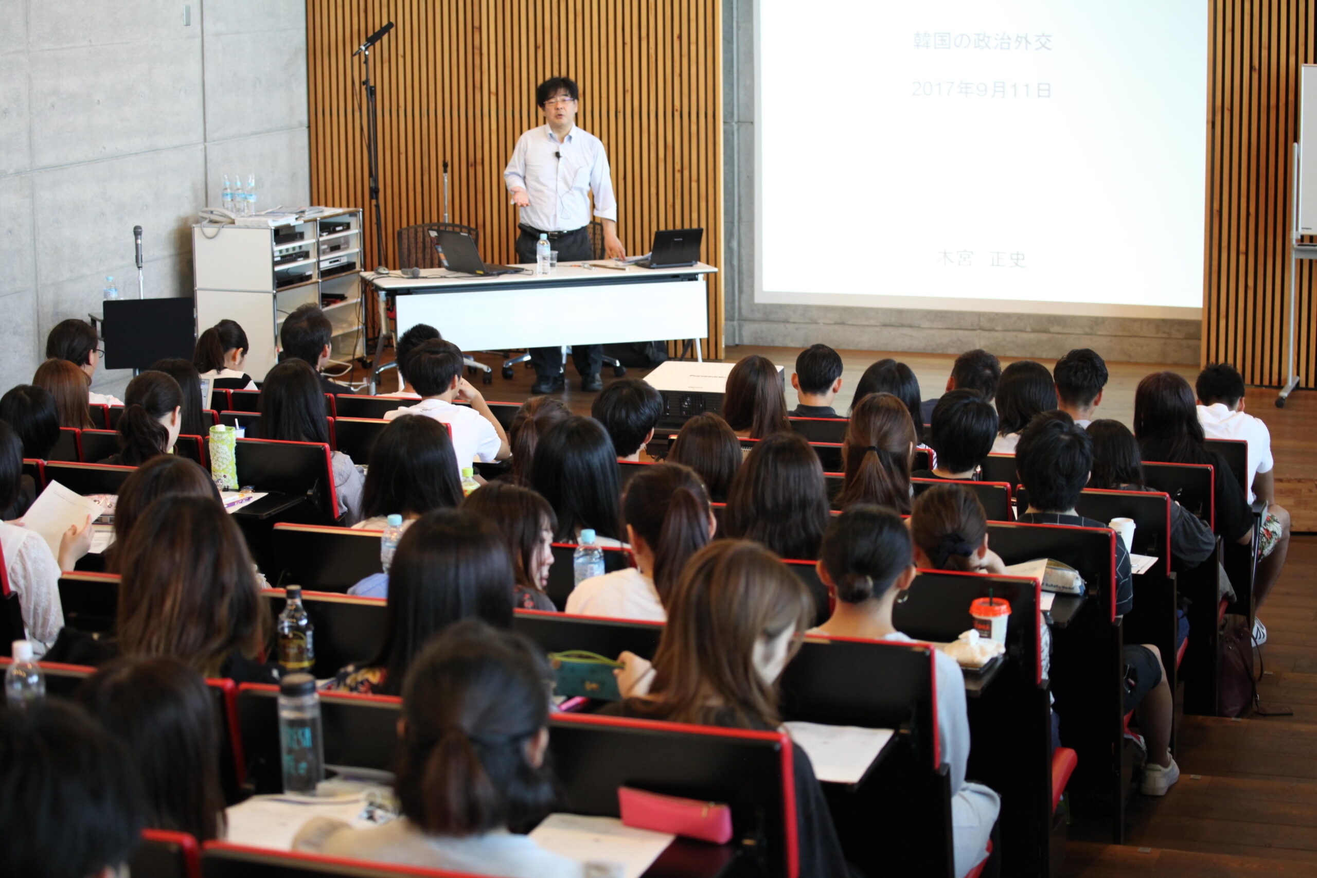 神田外語大学など全国外大連合の学生約100人が平昌での国際競技大会のボランティアとして参加する — 平昌（ピョンチャン）2018冬季オリンピックに日本から大会ボランティア団体として協力