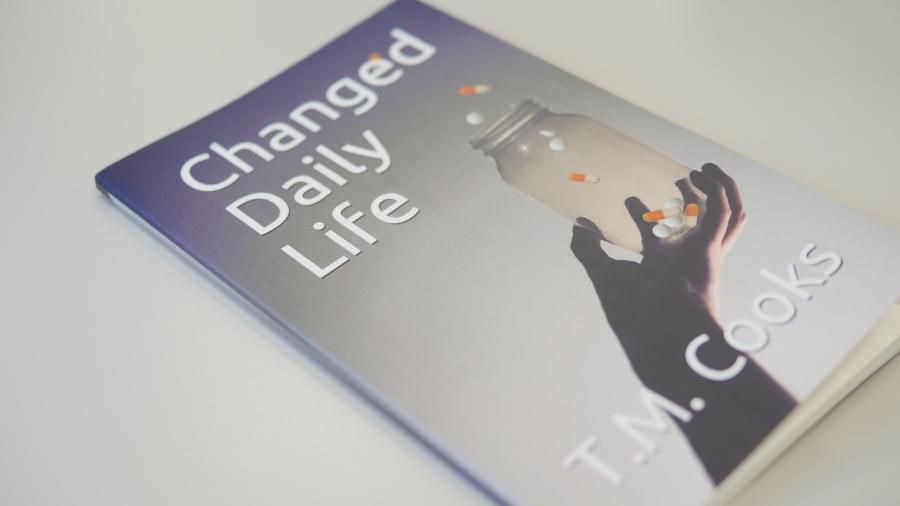 東京薬科大学の学生が「パンデミックを阻止する大学生らの活躍」をテーマに英語小説を執筆、出版 — 「英語小説執筆キャンプ」をオンラインで開催