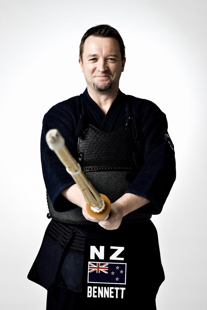 ■ 「武士道」を愛し、理解し、体現するアレキサンダー・ベネット国際部教授が解説！ ■　講演会「日本の経済発展と武士道」を開催　～ 今ビジネス界で注目！17世紀の「兵法の道」は21世紀の「商の道」に役立つのか？ ～関西大学