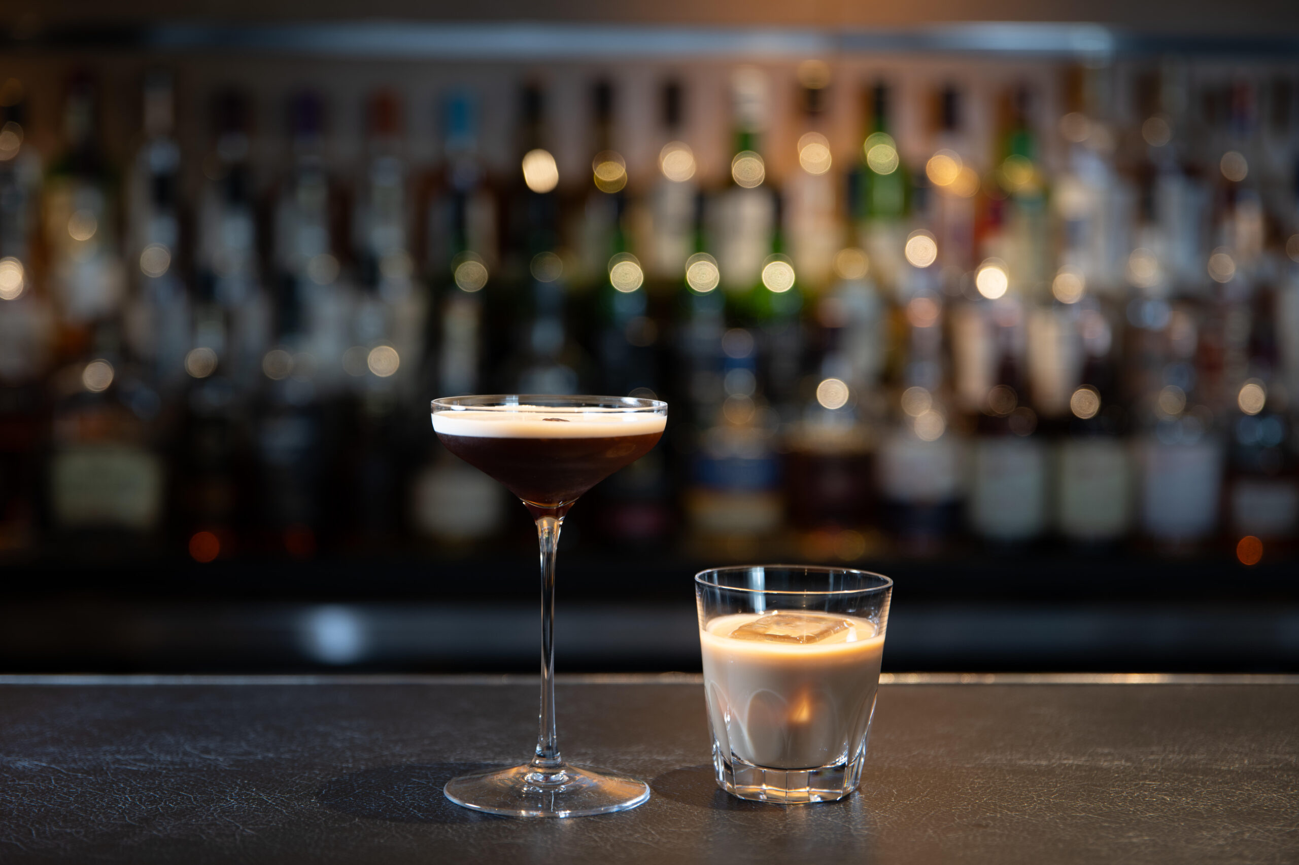 流通科学大学 伊賀ゼミがホテルオークラ神戸との共創でオリジナルカクテルを開発 ―『ミスティック・オリエント』が4月より提供開始 ―