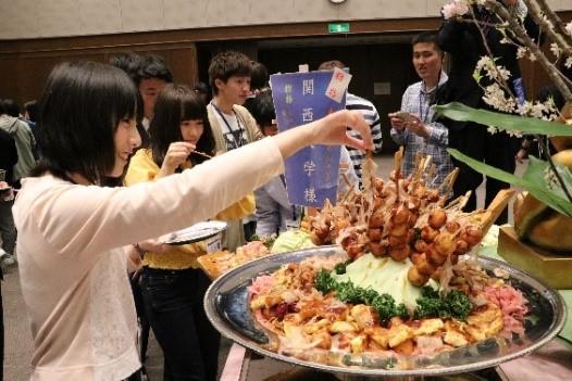 ◆「面倒見の良い大学」へ！関西大学が「新入生歓迎の集い2019」を開催◆～ たこ焼きパーティーや特別バンド演奏で大阪流のおもてなし ～ 学生の学びを支える「学修コンシェルジュ制度」を導入！