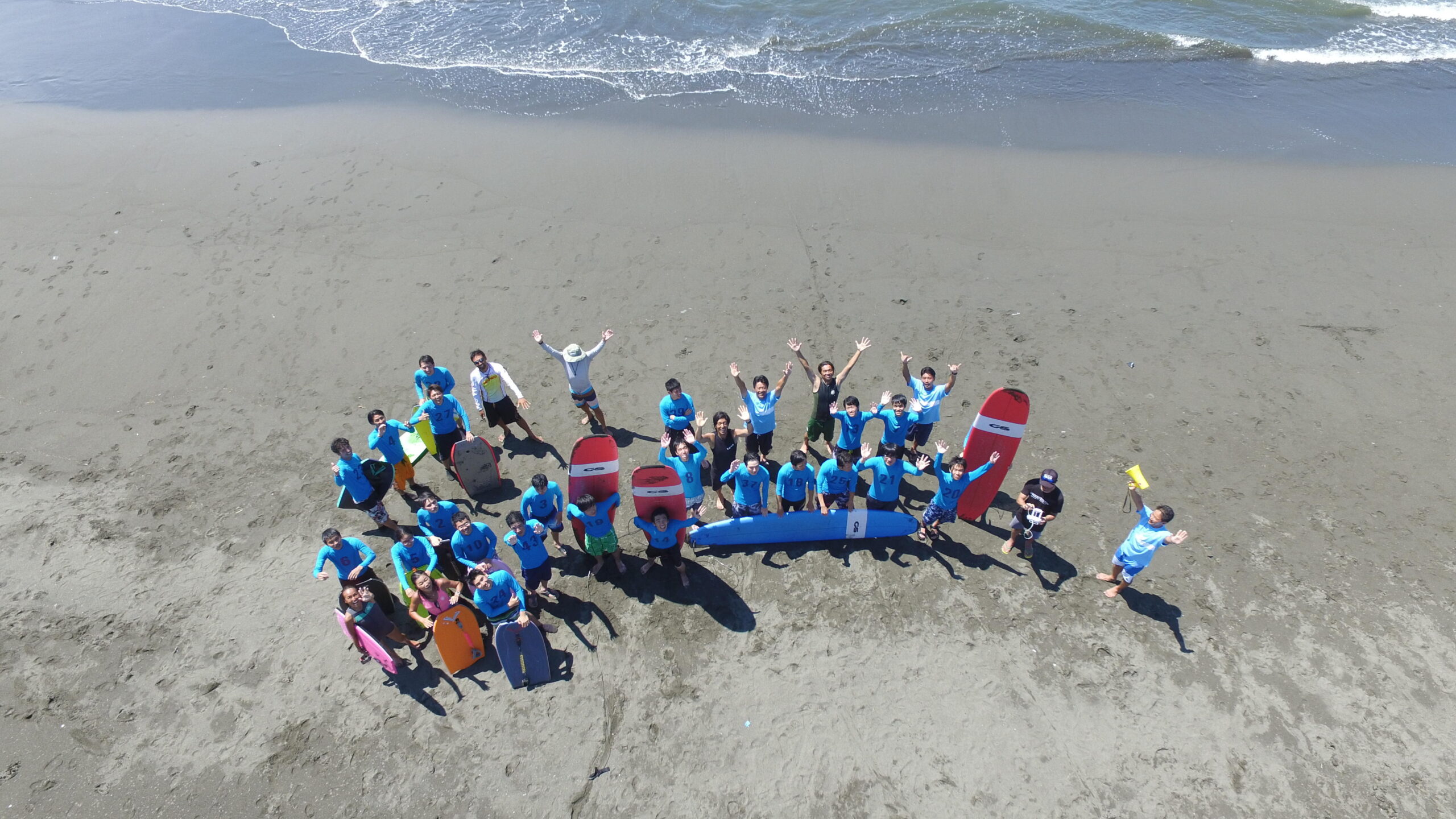 湘南工科大学が8月6～10日まで「シーズンスポーツ」を今年も開講 — 地の利を最大限に生かしてサーフィン、ボディボードを実施