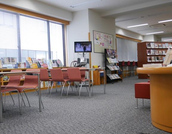 フェリス女学院大学の特色ある語学教育プログラム — 英語のほかにフランス語やドイツ語など学べる言語は10種類、授業外のサポートも充実